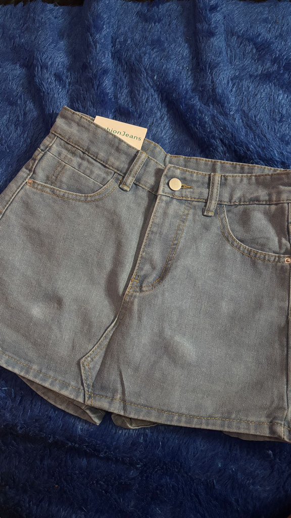 bigwin2025yes's tweet photo. wts! skort jeans, belum pernah dipake, dijual karena kekecilan size M

💸 100k
bisa checkout via oren ya🍊 https://t.co/GBA5gLewpF