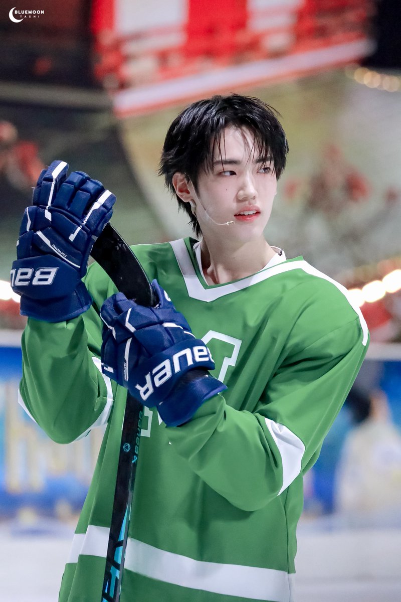 🌙ʙʟᴜᴇᴍᴏᴏɴෆ. ෆ⃛ || 🎸🌱🏒 tweet media