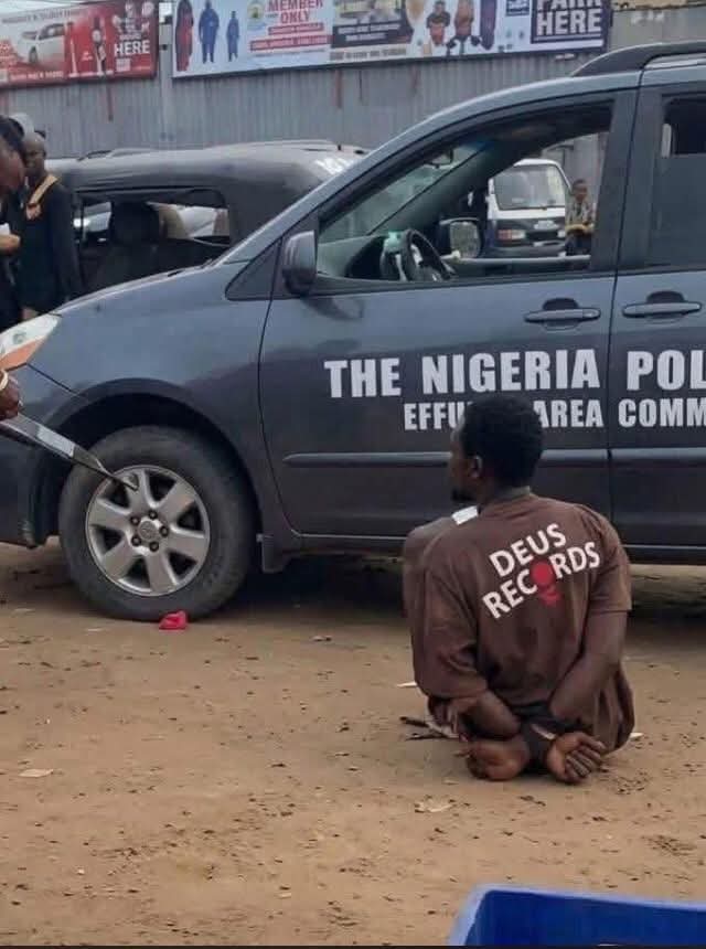 obinnauba1994's tweet photo. Even bandits do negotiate 💔
A citizen of Nigerian pleaded for his life 🙏 officer abeg Na waybill I come take na my friend own, 🙏 and yet he was killed .@PoliceNG STOP THE KILLING OF NIGERIAN YOUTHS 💔 officer abeg I go tell you everything yet he was killed 💔💔💔💔💔💔💔💔💔 https://t.co/vcJkfVEBvf