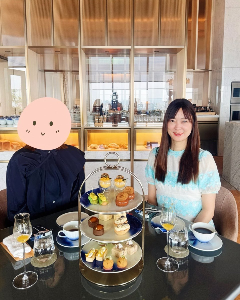 tomokofrais's tweet photo. ザ・リッツカールトン福岡のアフタヌーンティー🫖🍰✨
スイーツやセイボリー、ドリンクすべて
すごーく美味しくて幸せ時間でした🤍

話が弾みすぎて次の店へ🍷
次はまたいつ会えるかなぁ https://t.co/Ajy5CdPL7J