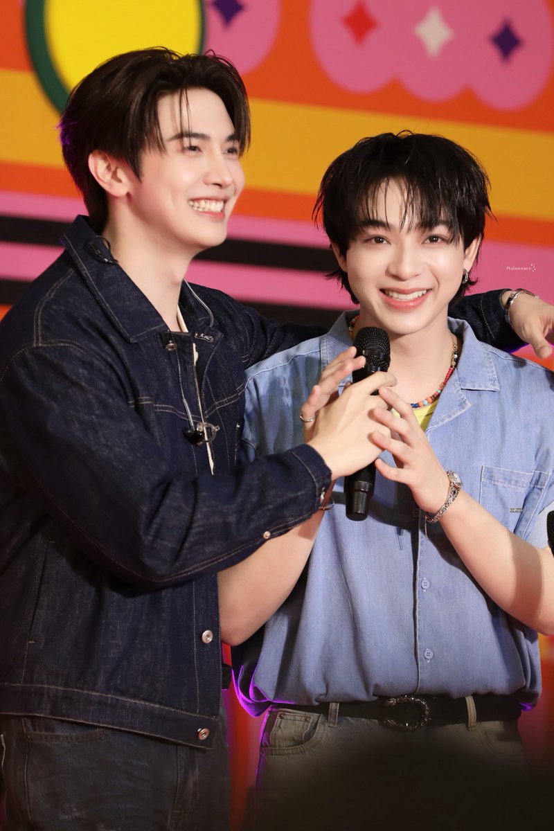 malameans's tweet photo. เซ็นทรัลบางนาอะไรเกิดคะ 😳
สาววายจะกลายเป็นลิงละ 🐒

MAXKYBAS AT CENTRAL BANGNA
#MaxkyBasxCentralBangna 
#บาสเด็กอ้วนที่แท้จริง #maxky_rp 
#maxkybas #แม็กกี้บาส https://t.co/wwTXUQbBl1