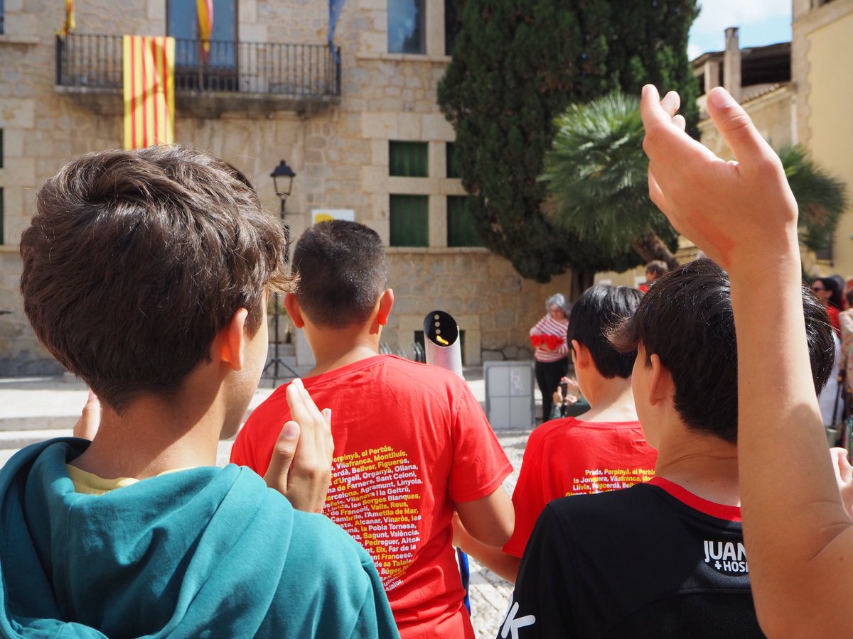 JovesLlengua's tweet photo. Ja hem passat per Cala Rajada, Capdepera i Artà. Això serà històric!❤️ https://t.co/dSOyu4cv0g