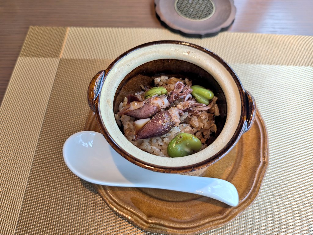totomint's tweet photo. 恵比寿に新オープンした「Li Hua」のプレランチへ🕊️
旬のホタルイカや山菜を中華で楽しむ贅沢。お肉も柔らかくて、最後の一口まで感動でした。お茶が美味しいお店は間違いない✨
素敵なご招待ありがとうございました♡
#LiHua #恵比寿 #ニューオープン #PR https://t.co/x0QfAkRNva