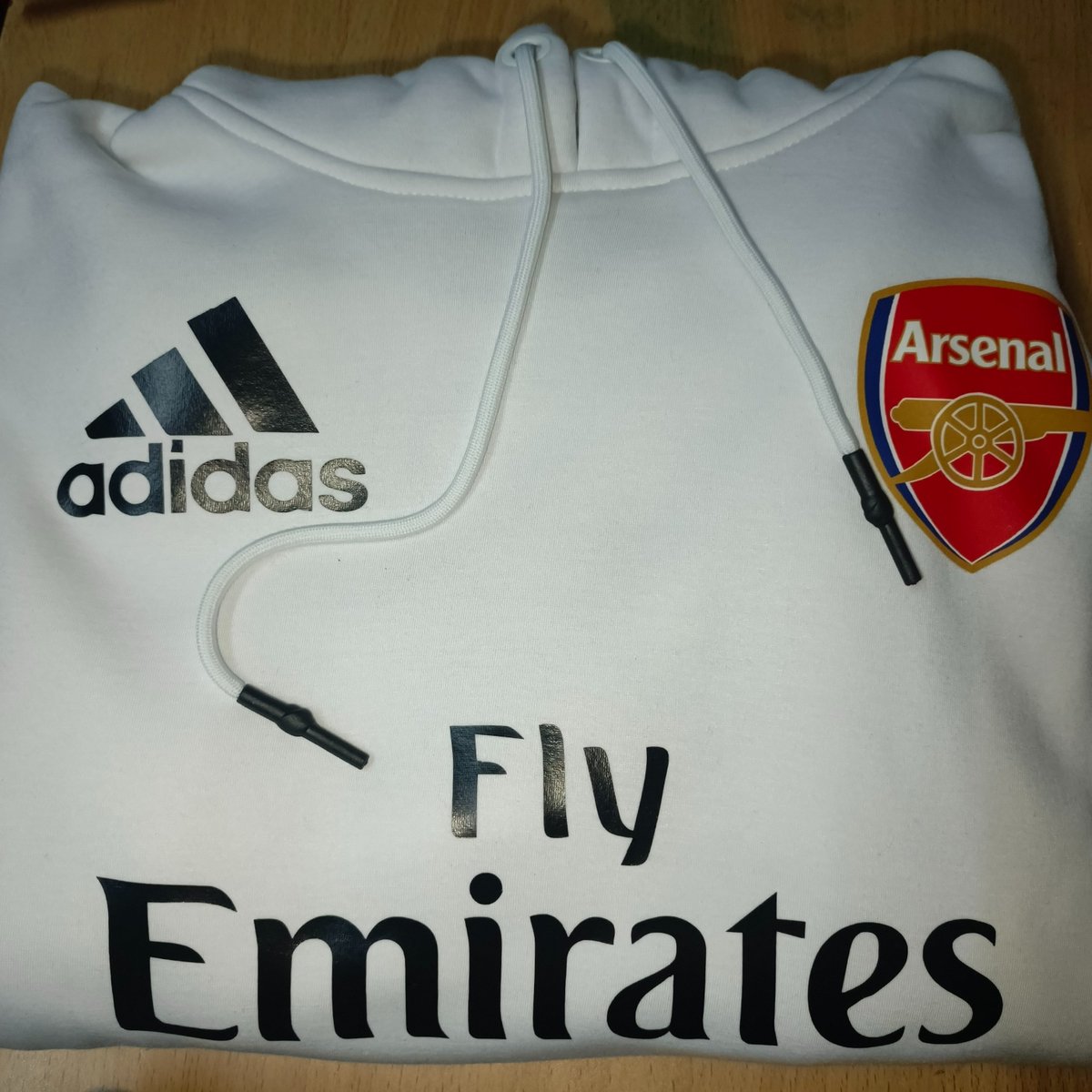 Absolutconcepts's tweet image. 🔴 Arsenal Inspired Hoodie – Clean Football Design

comfort, confidence &amp;amp; everyday drip 🔥

📍 Nairobi CBD – Raiciri House

Price:
KSh 2,000

📞 0706 638979
#Hoodies #MadeInKenya #Arsenal #epl