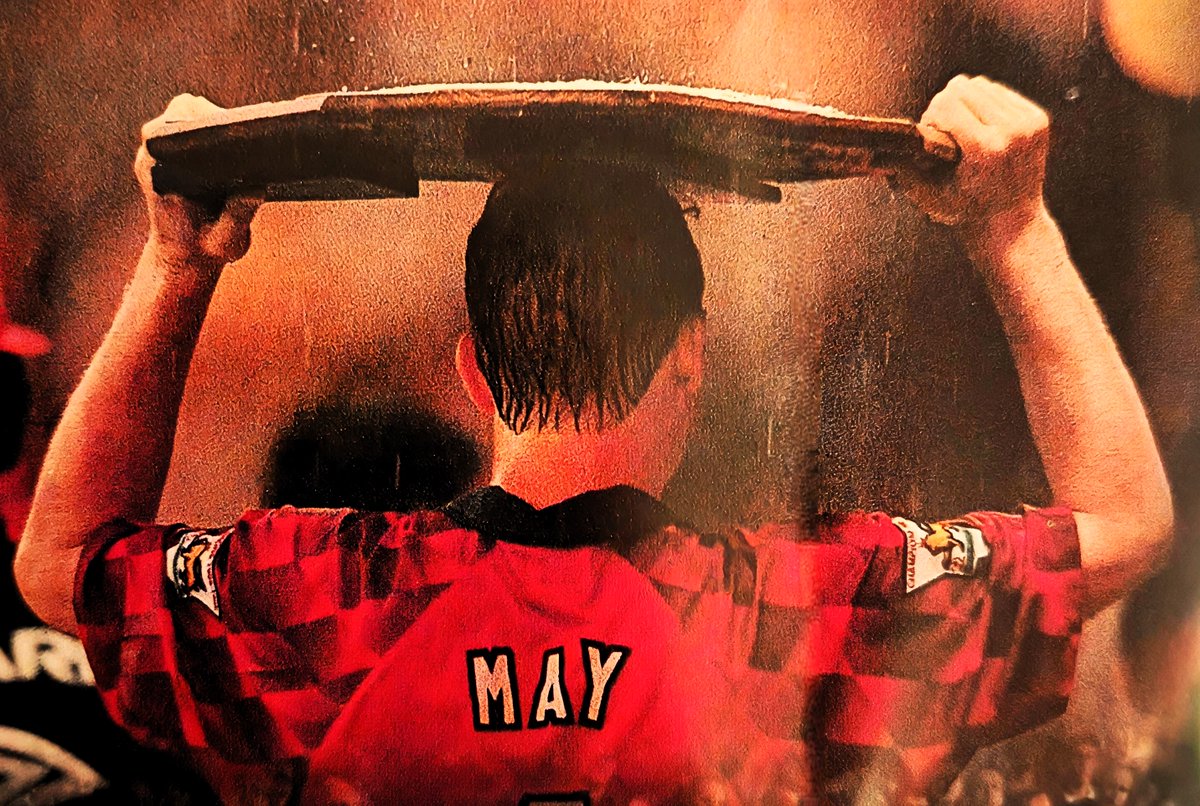 MUFCPremYrs's tweet photo. #MaytheFourth be with you.
#Maythe4th #MaytheFourthbeWithYou #May4th #DavidMay https://t.co/R1X8zxBof2