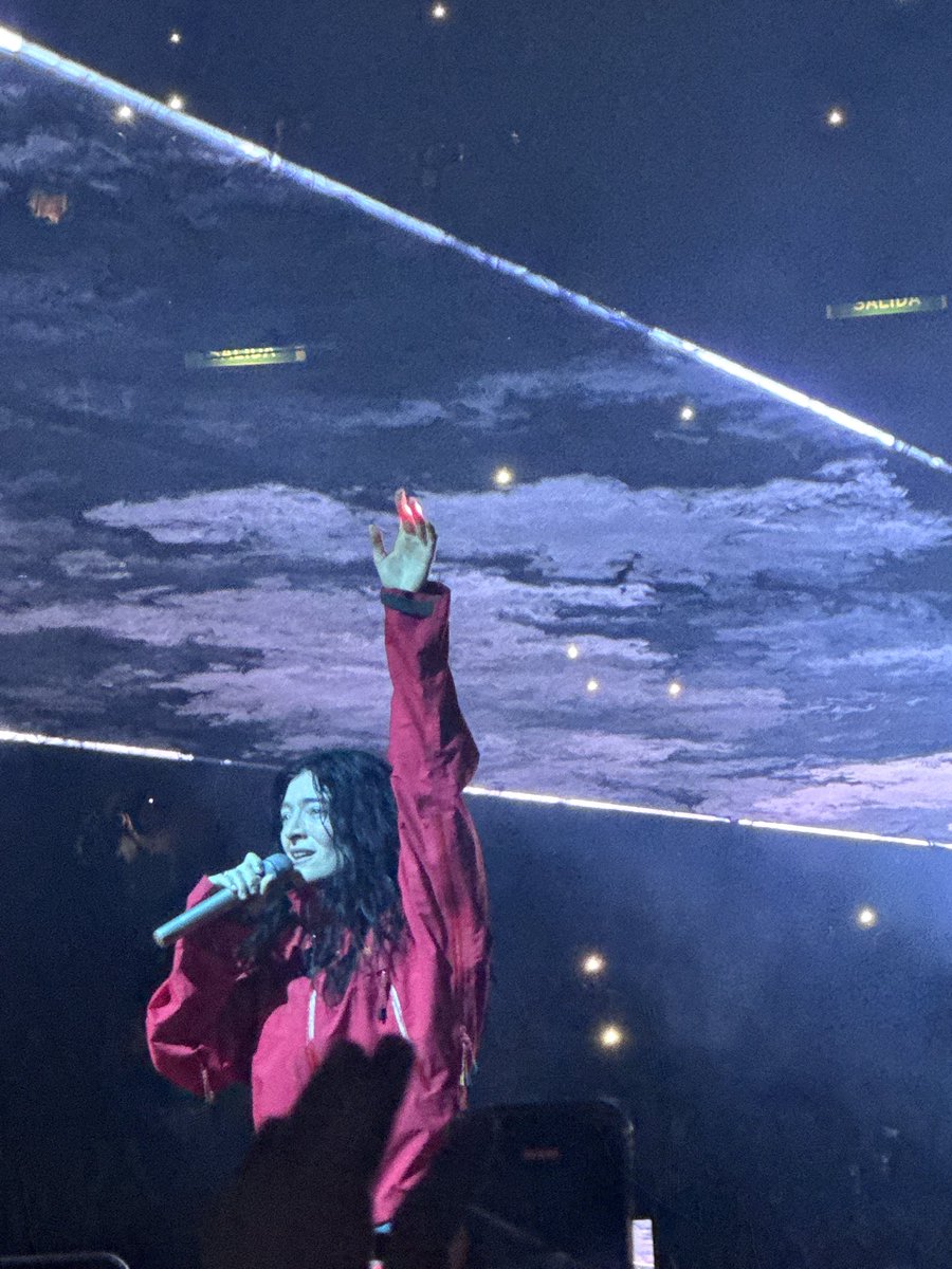 mrnluisx's tweet photo. de huevos el mejor concierto de mi vida te amo ella https://t.co/DC1PbmoQcy
