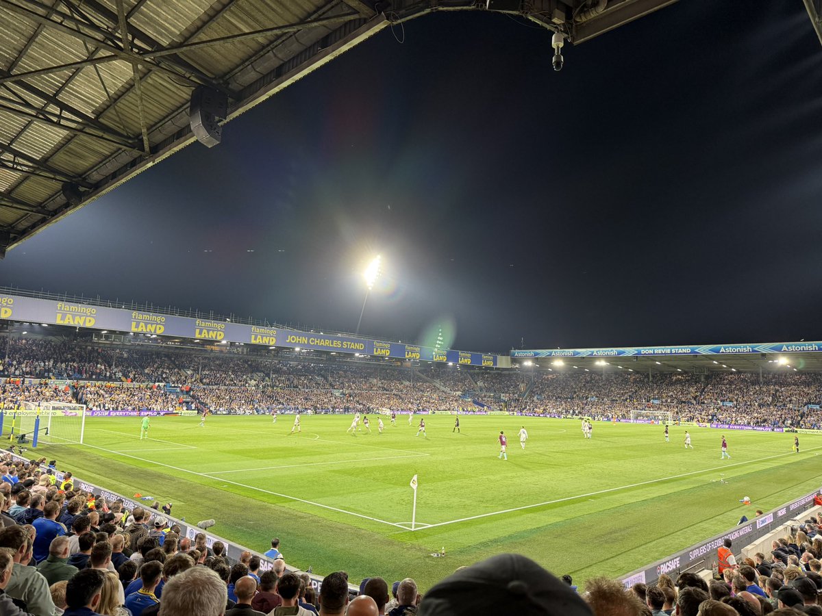 BeraFightClub's tweet photo. Match 48

PREMIER LEAGUE (1/5/2026) Leeds United 3-1 Burnley at Elland Road.

Att: 36,265 https://t.co/cBtfE2o25M