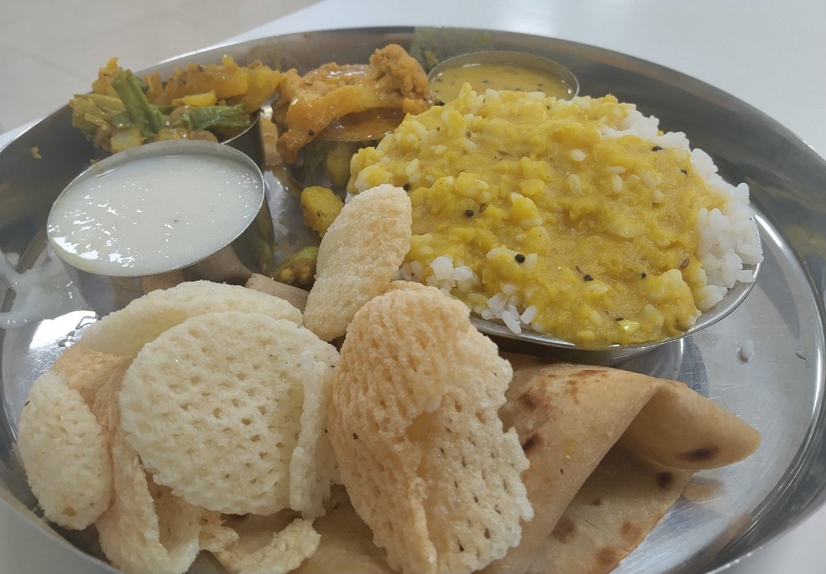 QRbabun's tweet image. Canteen lyf ...#lunch