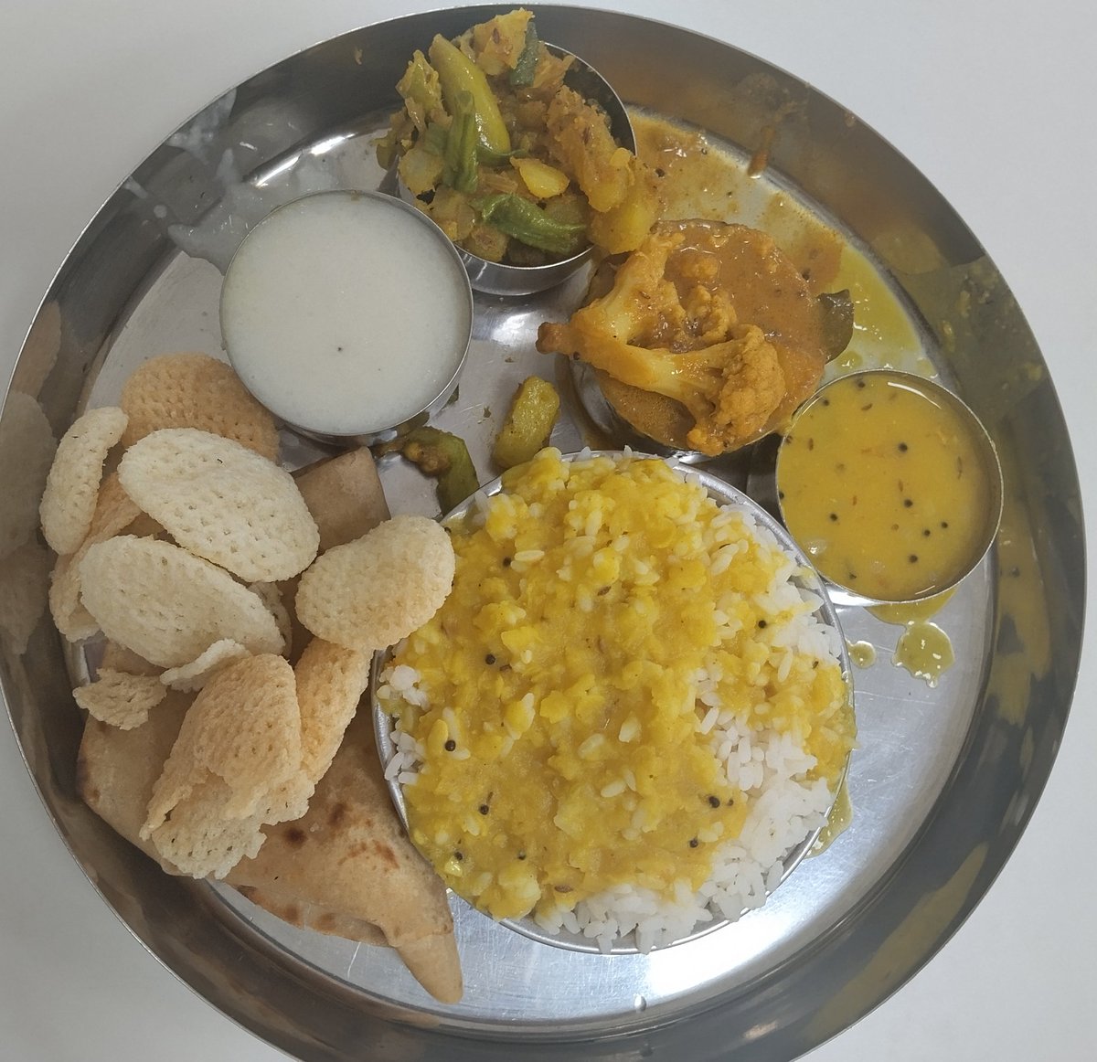 QRbabun's tweet image. Canteen lyf ...#lunch