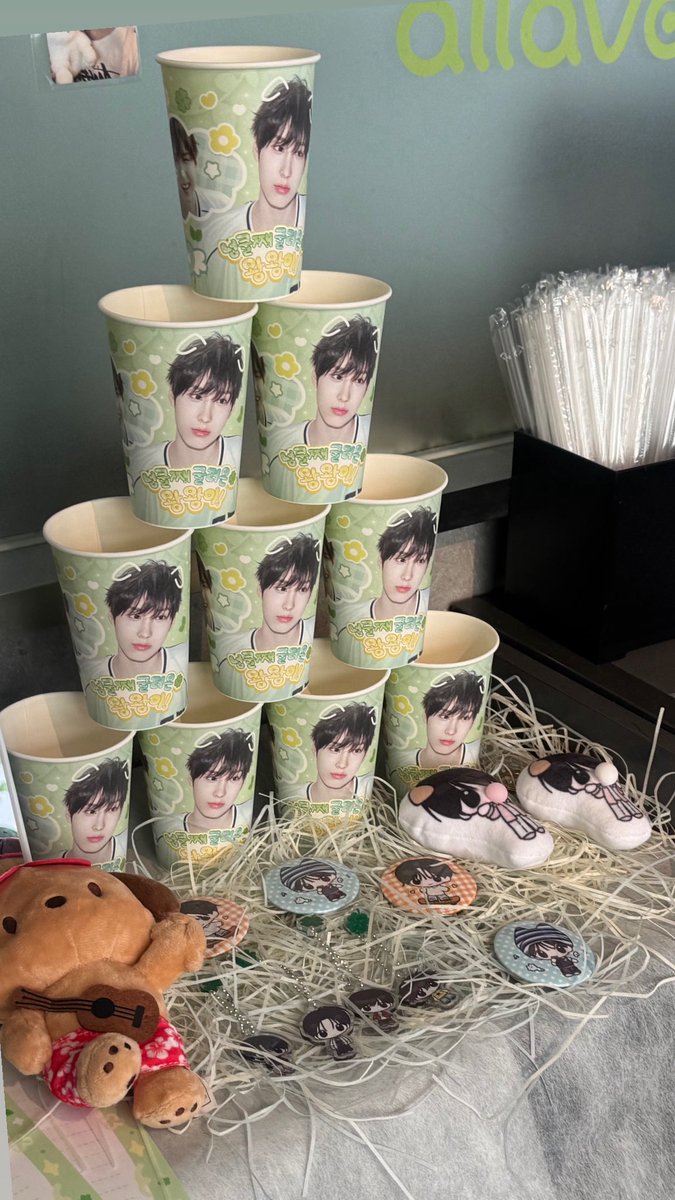 meganecommm's tweet photo. 주왕아 생일 너무 너무 축하해ෆ
뒤에 일정 때문에 스무디로 포장 했는데
스무디도 넘 맛있었어용
잘 보구 갑니다 🫶

#넝쿨왕 #Meant_To_Find_JW https://t.co/20wNJWSuNn