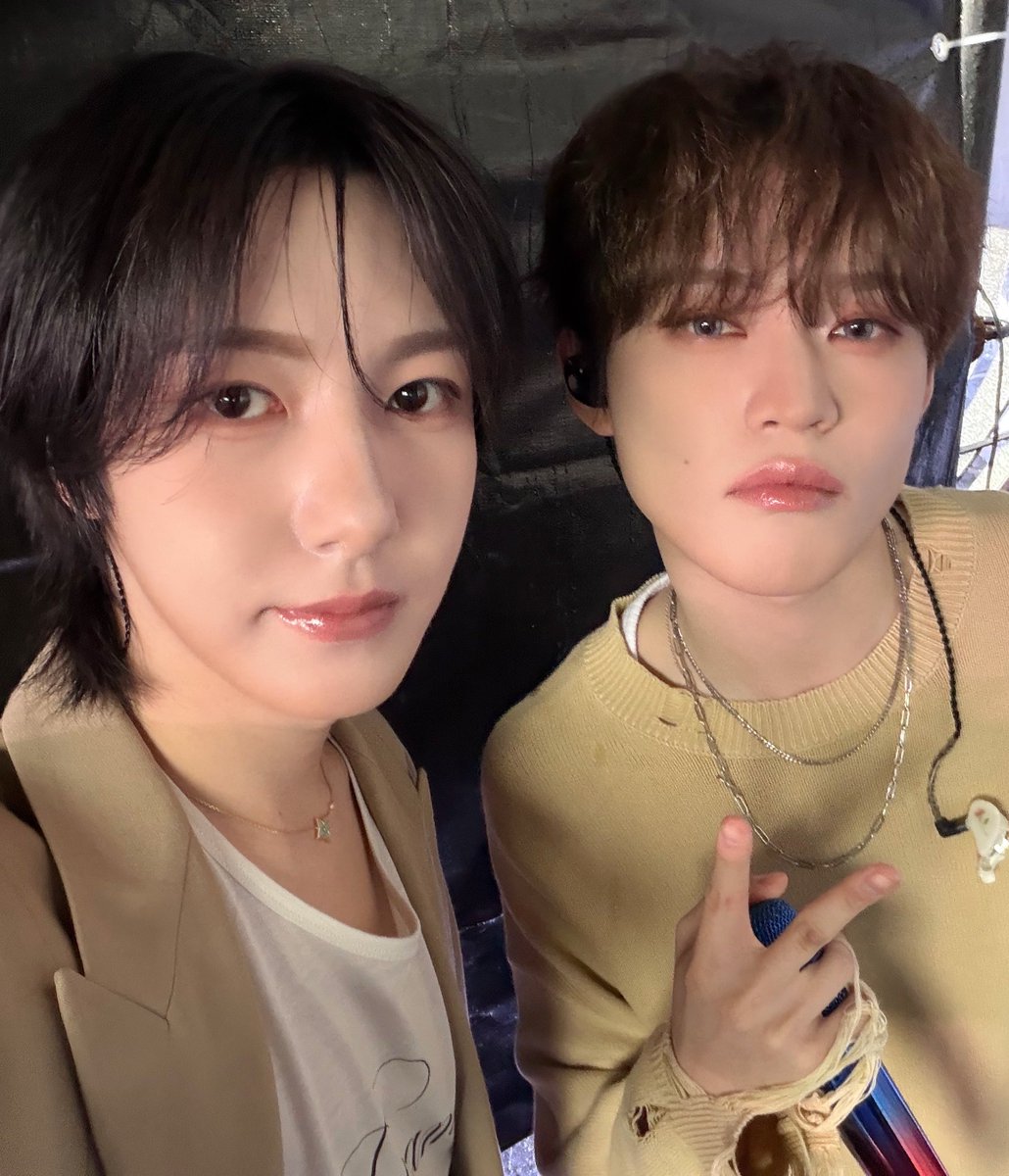 นีน่อลี tweet media