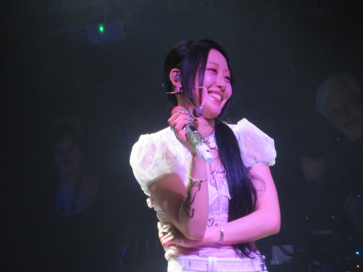 ssseoki's tweet photo. #yves in bcn °🍎⋆.ೃ࿔*:･ https://t.co/RCGNjvd5Vb