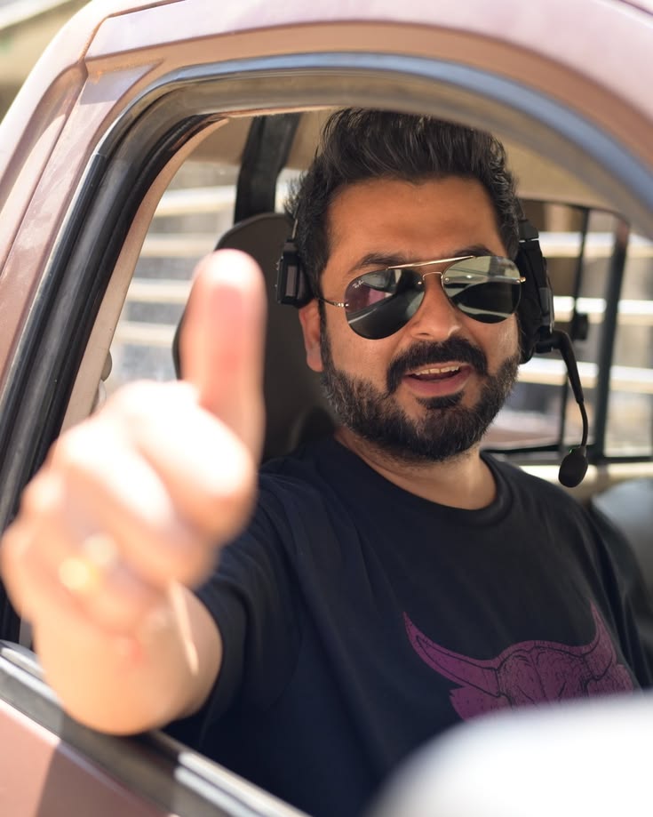 StunnHub's tweet photo. Aditya Dhar New Movie with prabhas?
https://t.co/FuaAJLgbfs https://t.co/wldFqejJz4