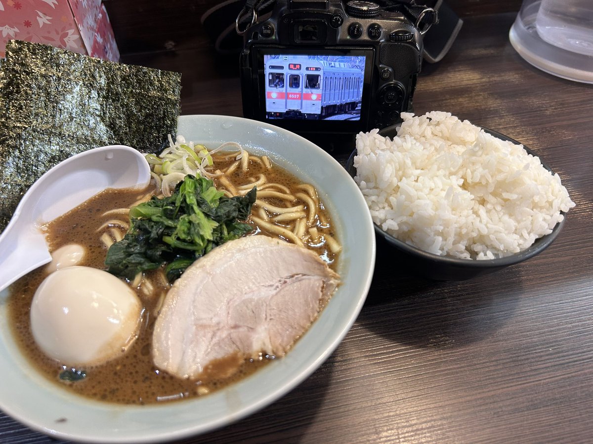 界磁 101号 tweet media