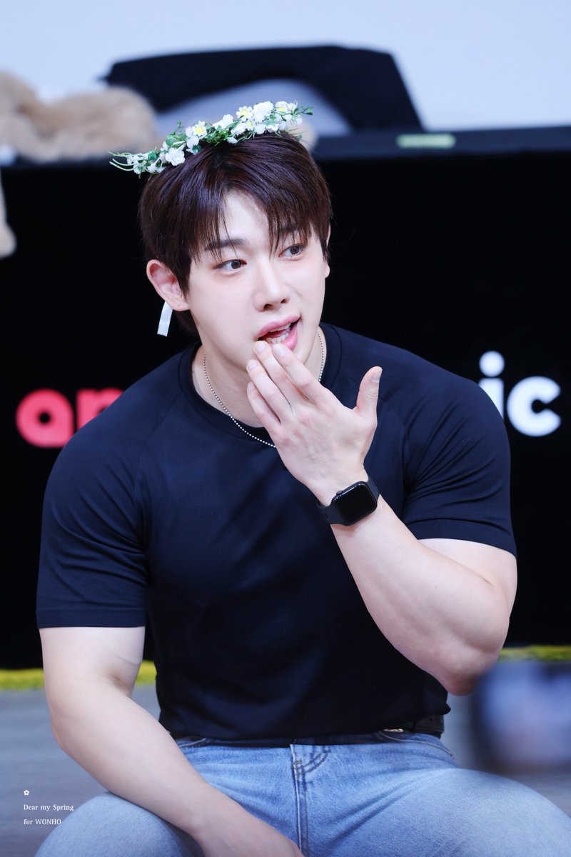 Bombom930301's tweet photo. 260104 애플뮤직 팬싸 HQ

爱你💙

#원호 #WONHO https://t.co/St7kUWEDCP