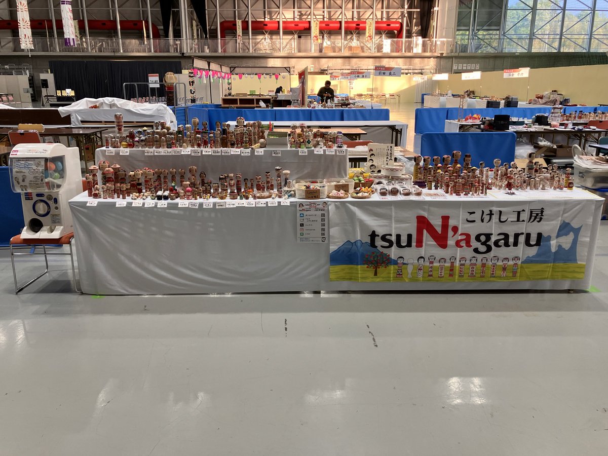 tsugarukokeshi's tweet photo. こんばんは！青森県黒石市/こけし工房tsuN’agaruです！

いよいよ明日より、白石こけコン！
第68回全日本こけしコンクール、皆さま楽しい2日間をお過ごしくださいませ〜☺️
ツナガルブースにもお立ち寄り頂けましたら幸いです♪お待ちしておりますー！ https://t.co/YXWhdAiO21