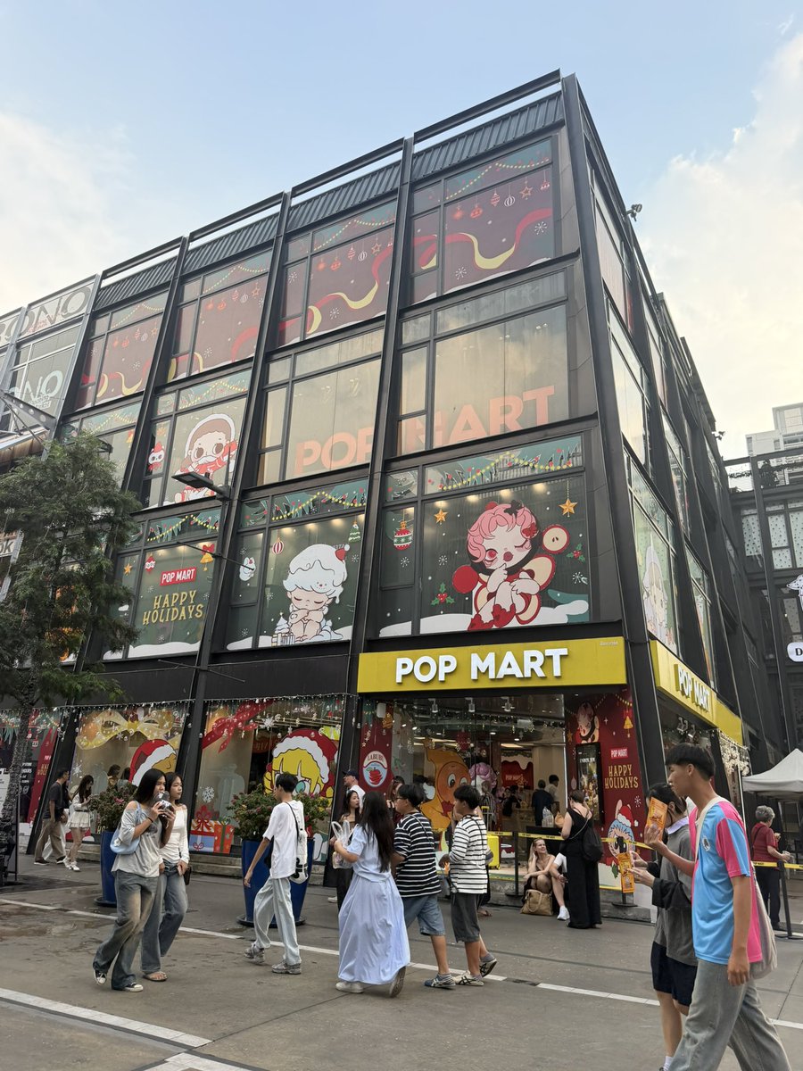 WTS LFB BANGKOK PASABUY

Please help rt 🥺💗

Hello! I will be going back to Thailand (yes, for the 3rd time) again this May 22-26 and will be opening a pasabuy 

Open to any pasabuy! 
- Clothes from Pratunam Market/malls/ Thai Brands 
- Makeups, Perfumes, skincare 
-