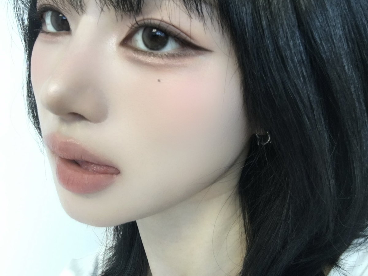 즈인 tweet media