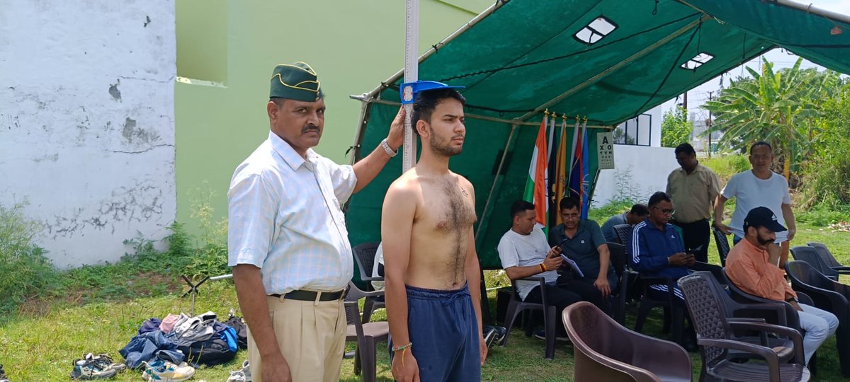 youthfounduk's tweet photo. युवाओं में उत्साह
आज शिव मंदिर तिलवाड़ी  में  यूथ फाउंडेशन टीम द्वारा जारी है,  भर्ती पूर्व निःशुल्क प्रशिक्षण चयन कैंप https://t.co/9wmsVPix4R