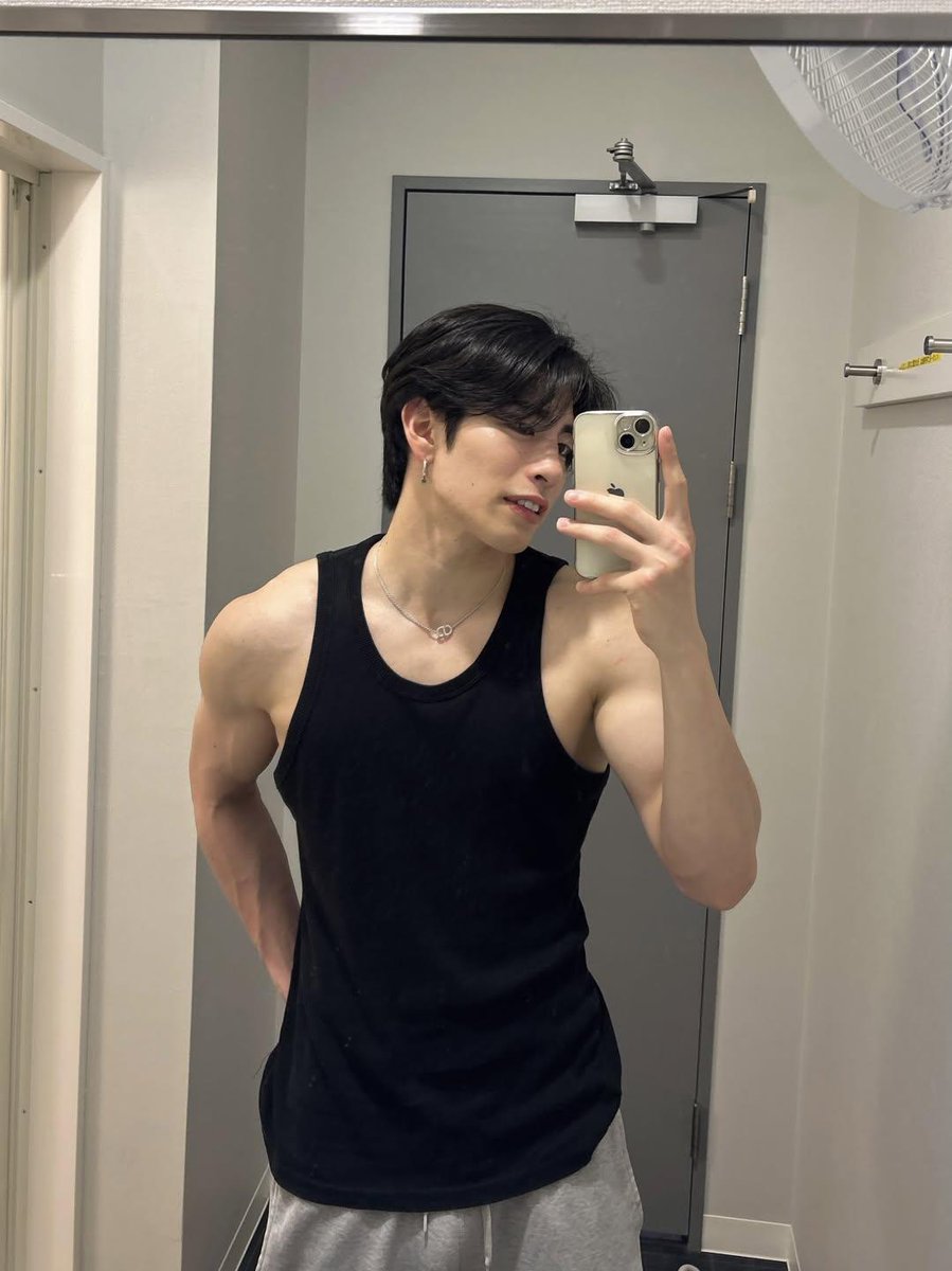 JAPANESE HOT MUSCLES tweet media