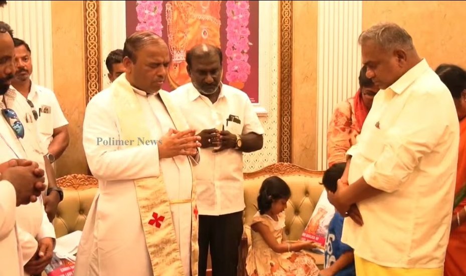 Cinibeats2's tweet image. இன்று, TVK Chief @TVKVijayHQ வேளாங்கண்ணி செல்ல முடியாமல் போனதால், @BussyAnand
வேளாங்கண்ணி சென்று பிரார்த்தனை செய்தார் !

#TVK #TVKVijay #Whistle