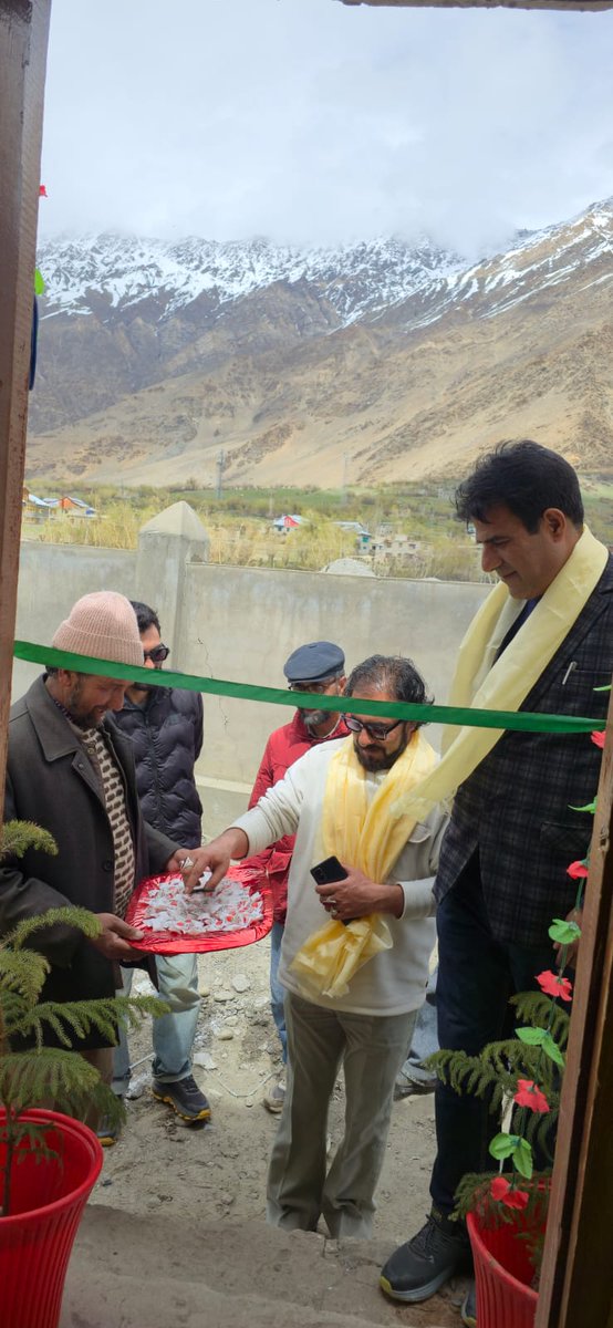 airnewskargil's tweet image. 3 community libraries inaugurated in Taisuru Constituency at Choskore, Kargee &amp;amp; Maita Khechoor by Councillor Abdul Hadi, boosting education &amp;amp; reading culture
Facilities to provide books, study spaces &amp;amp; learning support for youth
#Kargil #Education #YouthEmpowerment
@ashishkundra