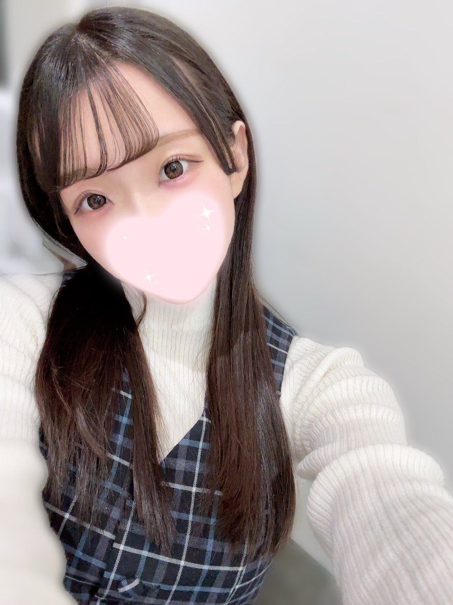 a_sahi____'s tweet photo. もうスイカ食べたし、木生い茂ってるところ行ったら2カ所も蚊に刺されたし夏感じた🫩 https://t.co/5omaN9rSbn