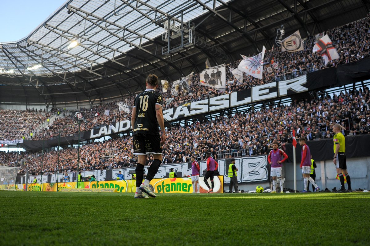 photo_curva's tweet photo. 🏟🇦🇹 LASK 4:2 Aaltach

LASK secured the cup after extra time in Klagenfurt, on a day when the stadium comes to life one time a year. While not as glamorous as the 2023 and 2024 finals featuring Sturm and Rapid, it was still a match well worth witnessing. https://t.co/rC7o77SdHa