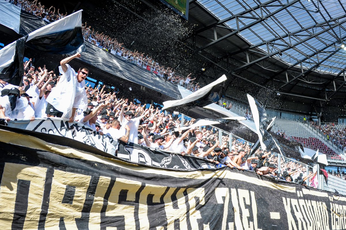photo_curva's tweet photo. 🏟🇦🇹 LASK 4:2 Aaltach

LASK secured the cup after extra time in Klagenfurt, on a day when the stadium comes to life one time a year. While not as glamorous as the 2023 and 2024 finals featuring Sturm and Rapid, it was still a match well worth witnessing. https://t.co/rC7o77SdHa