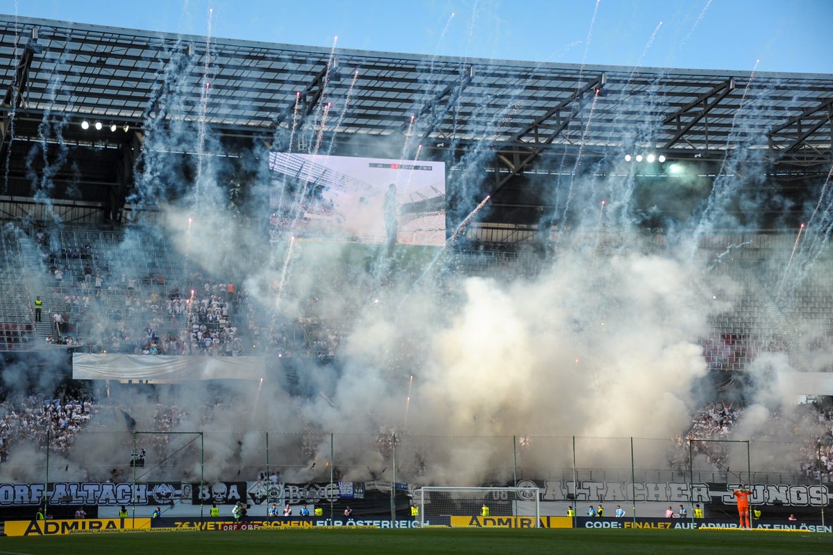 photo_curva's tweet photo. 🏟🇦🇹 LASK 4:2 Aaltach

LASK secured the cup after extra time in Klagenfurt, on a day when the stadium comes to life one time a year. While not as glamorous as the 2023 and 2024 finals featuring Sturm and Rapid, it was still a match well worth witnessing. https://t.co/rC7o77SdHa