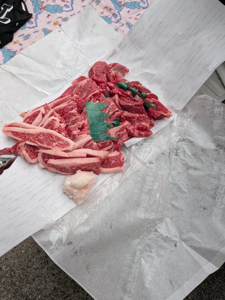 ysZyJy5omWzCmAH's tweet image. #晩酌
#BBQ
家の駐車場にて😁😁😁

今週もお疲れ様でした🍻🍻🍻😁