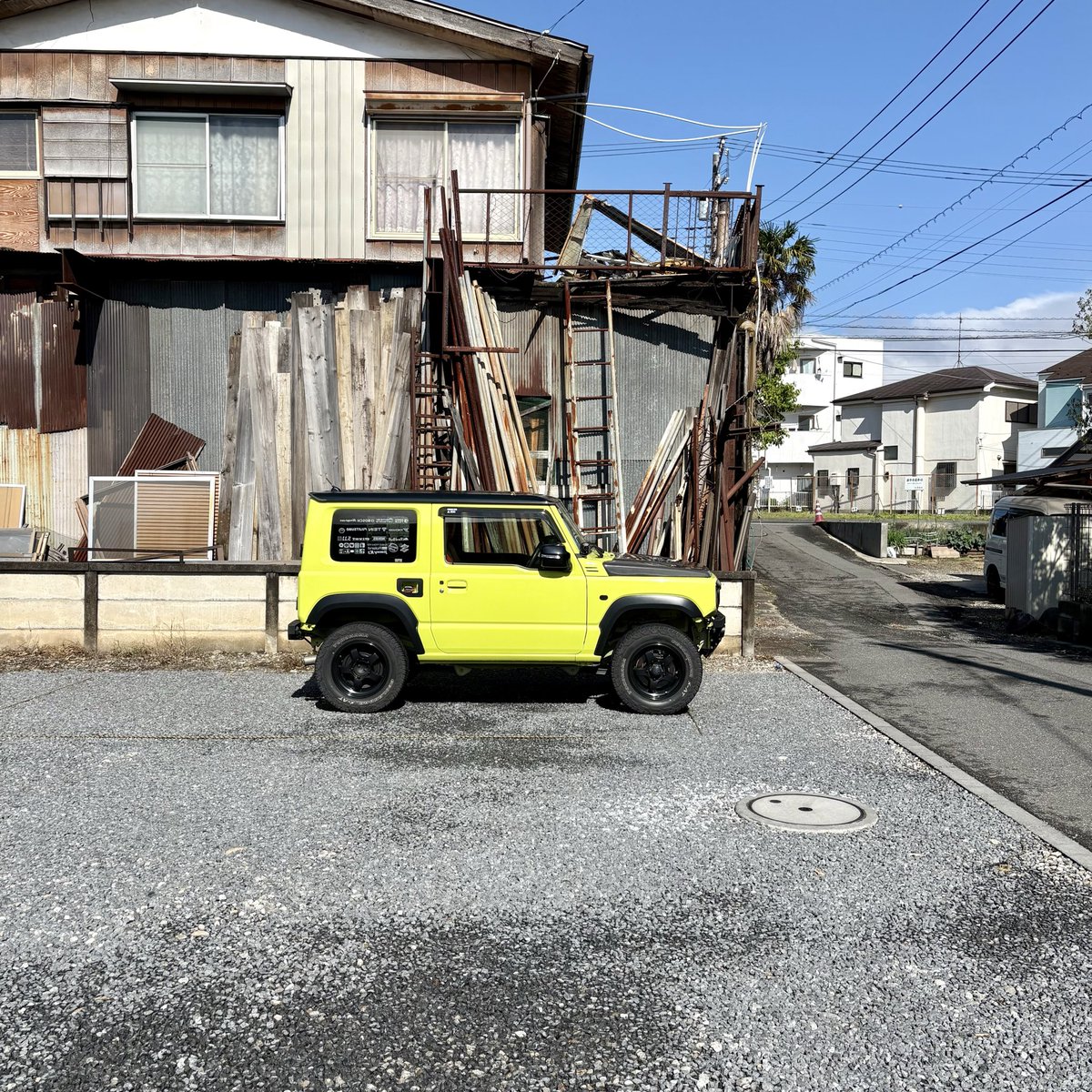 Me_No3196's tweet photo. 壁]*'-') なんとなくの #ずんずんずんっ

#SUZUKI #スズキ #Jimny #ジムニー #JB64W #1型 #初期ロット #5MT #キネティックイエロー #TEIN #リフトアップ #YOKOHAMA #GEOLANDAR #195R16C #JimnyJunky #JimBee🐝 https://t.co/OeICuWv2E6