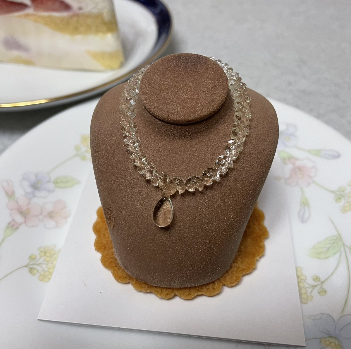 02LheMGbH9nsCOD's tweet photo. 今日はトレランの帰りに4日早いですが、結婚記念日のケーキを買って来ました☺️
結婚記念日らしいビジュアルのものを2つ😉
KENT HOUSEさんのですが、比較的値段も手頃で美味しくてビジュアルも秀逸ですね👍😉
嫁さんの食べた紅茶味のが特に美味しいです😉
#結婚記念日
#KENTHOUSE https://t.co/YO2E4WNcSV