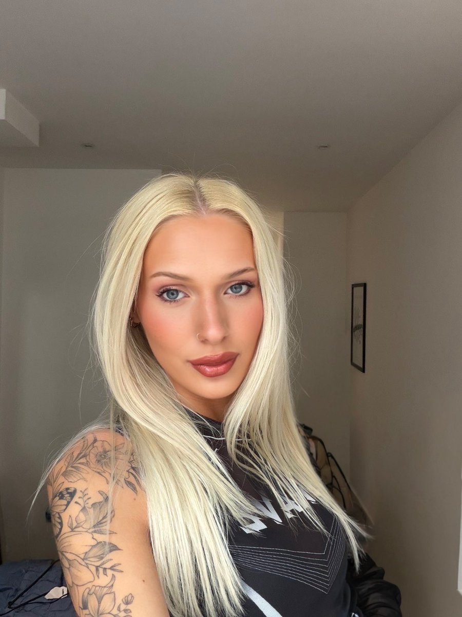 🩷 Your FAV TS 𝓑𝓪𝓻𝓫𝓲𝓮 🩷 tweet media