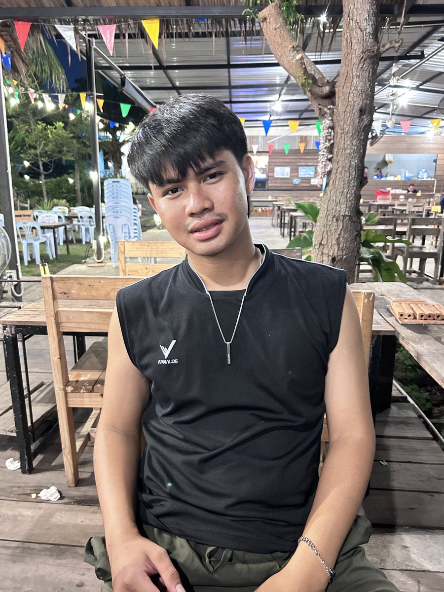 ทิว ลิ้นซิ่ง😛 tweet media