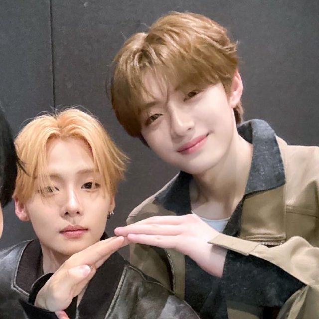 현원 아카이브 tweet media