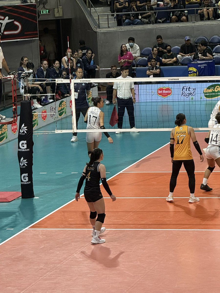 axhria's tweet photo. super proud of my tigresa girls 💛 still a great finish, nilaban at pinusuan! mahal na mahal ko kayo!

salamat sa 11 years kapitana detdet 🥹 anong gagawin kung wala kaaa : (( #UAAPSeason88 https://t.co/6ZkbSvoX1v