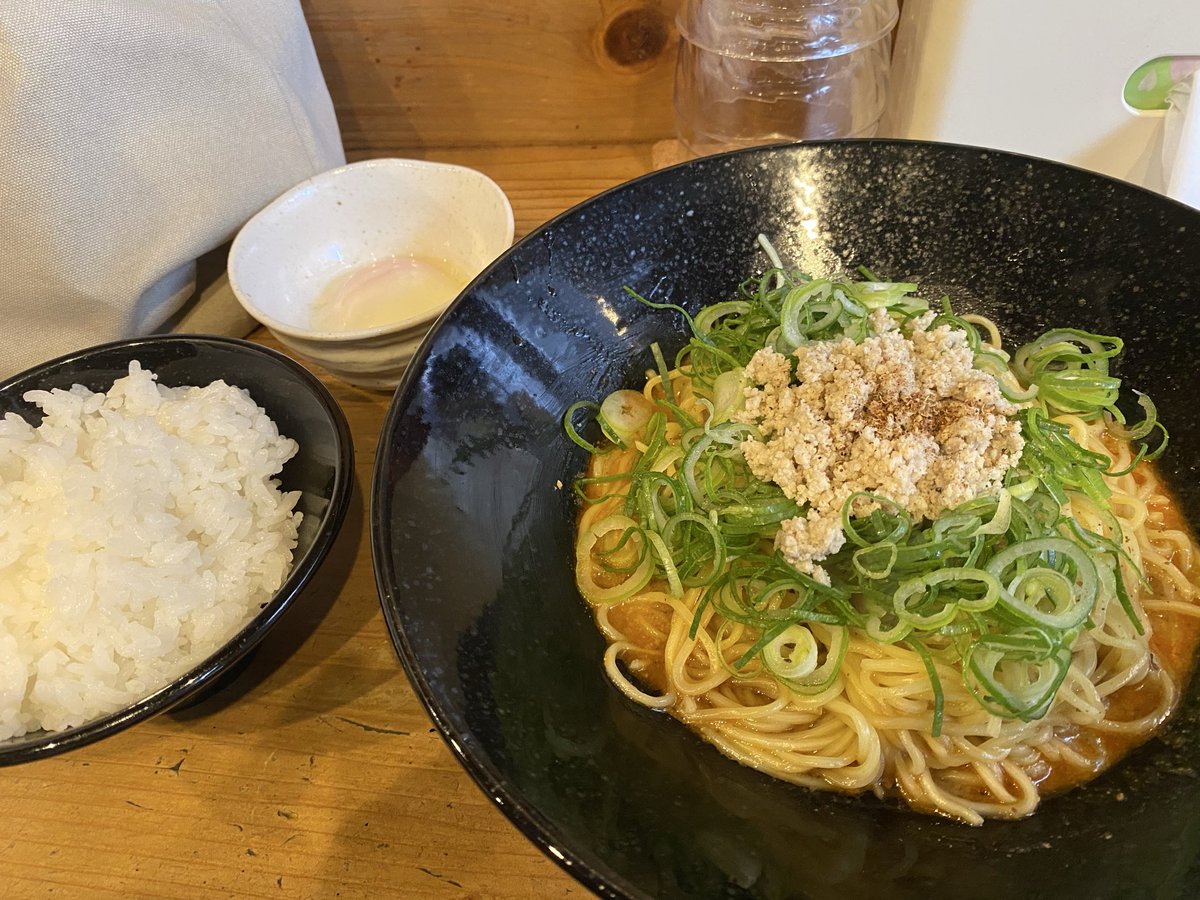 GW前半
推しに会いに行って来た〜
ダーツではバシバシ打つウチの推しを両隣りがガン見してたので心の中で｢ウチの推し、すげーじゃろ〜（エセ広島弁）( *¯ ꒳¯*)ﾌﾌﾝ｣て思いながら満喫して更に腱鞘炎で全然投げれなくなっていた私ををレクチャーしてもらうという流れ(*￣ii￣)ﾊﾅｼﾞﾌﾞｫｫｫ