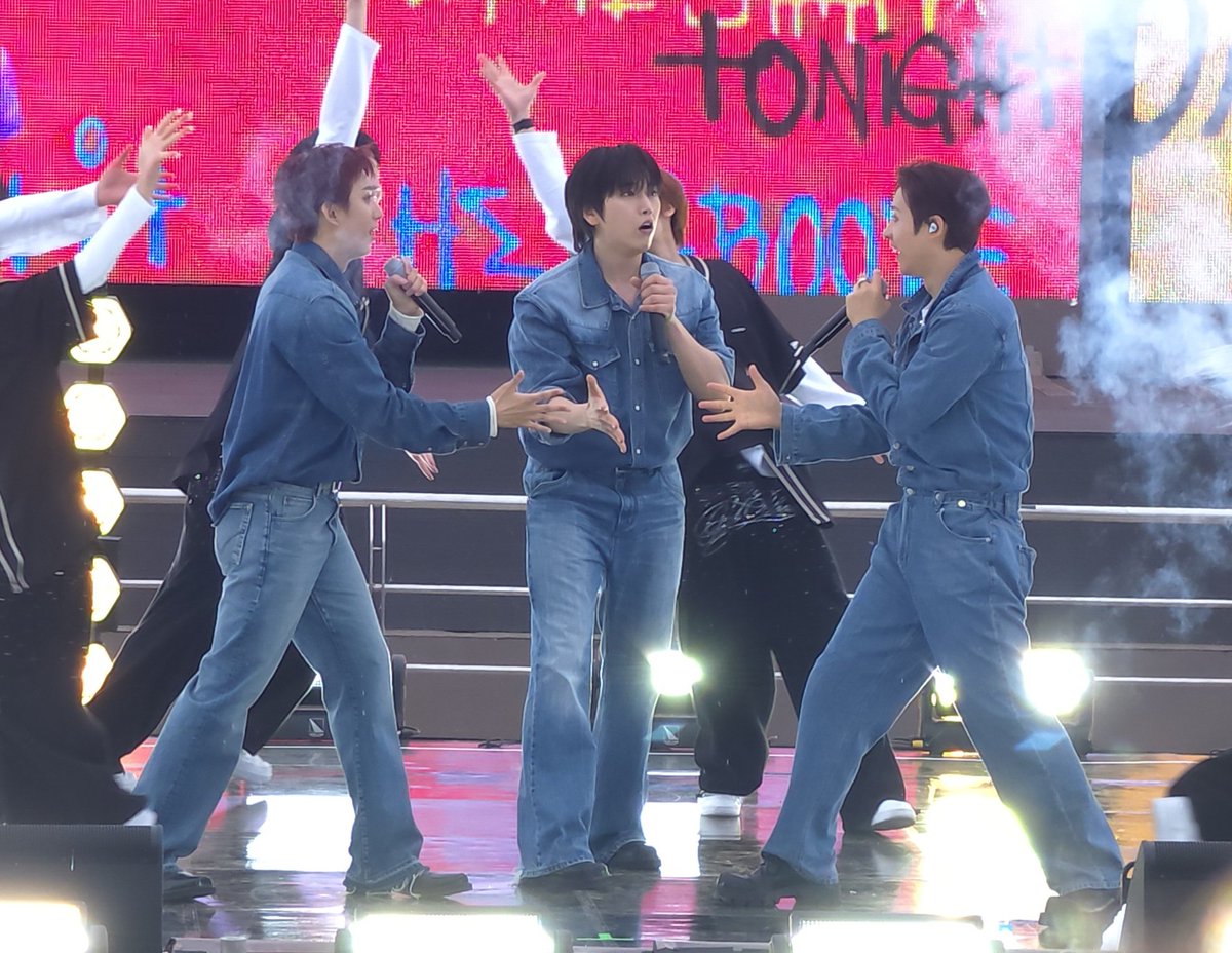 gbfhffhffh's tweet photo. 260502 B1A4 예빛섬 야외콘서트
비겨서 당황한 산들 https://t.co/rOSqz4NQQY