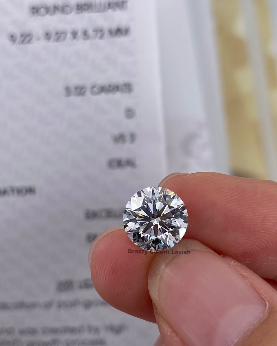 BrezzyLavish's tweet image. Stunning Round Brilliant Lab Grown Diamond 
✨ 3.02 CT | D Color | VS1 ✨
----(020526D)---
🌐 lavishlabgrowndiamond.com 
📱 +91 94848 41948
#LabGrownDiamond #RoundBrilliantDiamond #DColorDiamond #VS1 #LuxuryJewelry #DiamondLover #LavishDiamonds #lavishlabgrowndiamond #lavishdiamond
