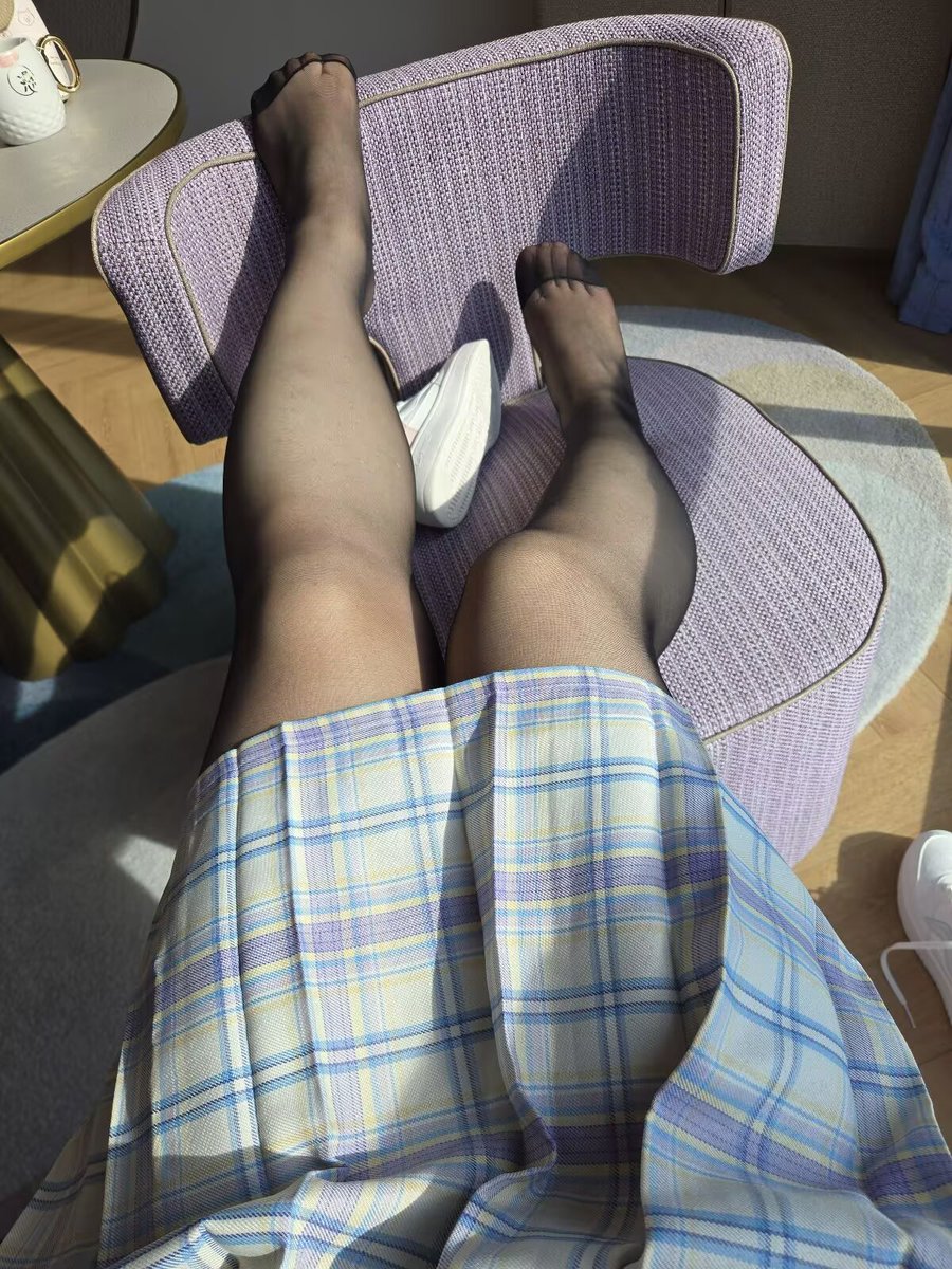 lee913208's tweet photo. 食物特写：奶油巧克力
#女女 #足控 #黑丝 https://t.co/KYdNTiIyQd