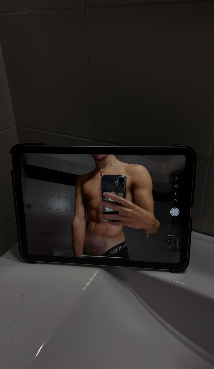 leo_worldd's tweet image. So che sei curioso, scrivimi 😝. paypal.me/leow0rld
#paypal #nudes #cash
