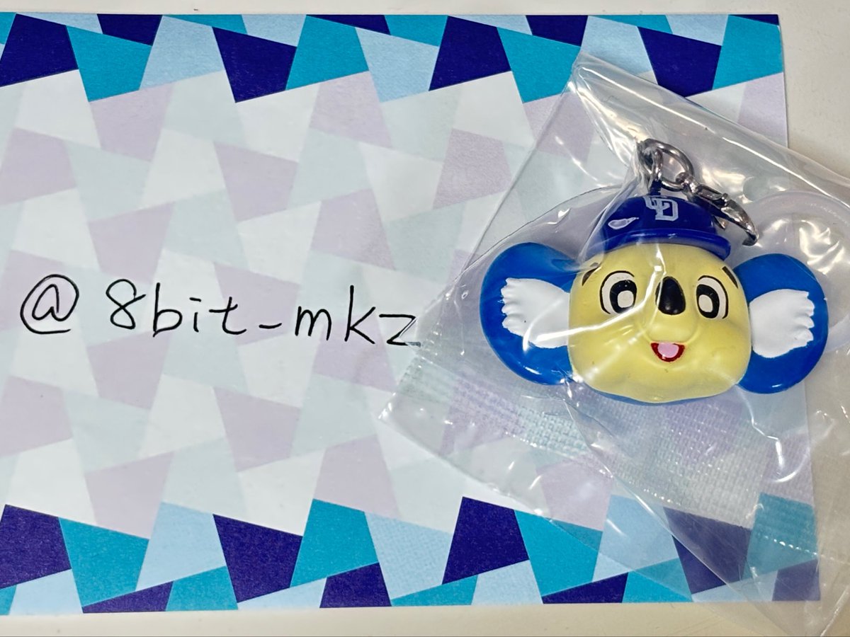8bit_mkz's tweet photo. 【交換】プロ野球マスコット　めじるしアクセサリー

譲）ドアラ
求）スターマン、つば九郎

郵送交換を希望します。
よろしくお願いします。 https://t.co/DXoeMlBMkc