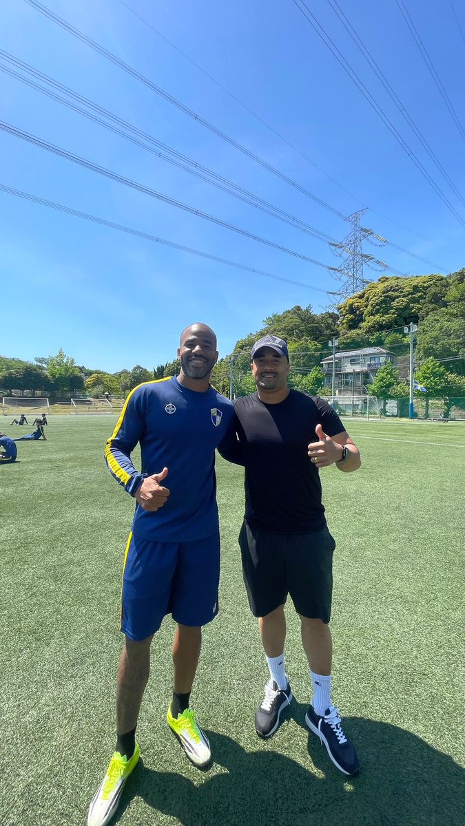 AssisDeivisson's tweet photo. 久しぶりに友人のロドリゴ・カベカと再会した。 🫡🤝🏾

私たちは多くの物語を覚えています。 😁 https://t.co/FLzeSQWVNP
