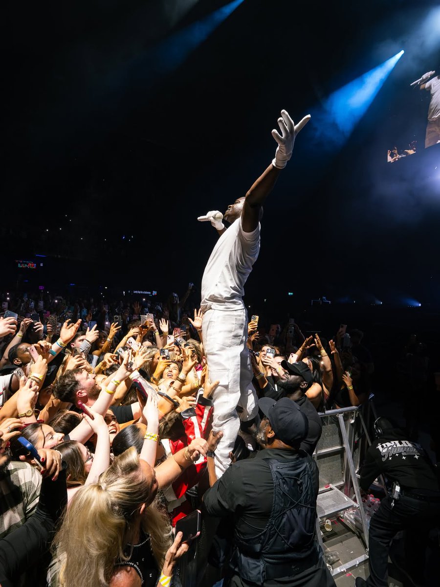 AKON tweet media