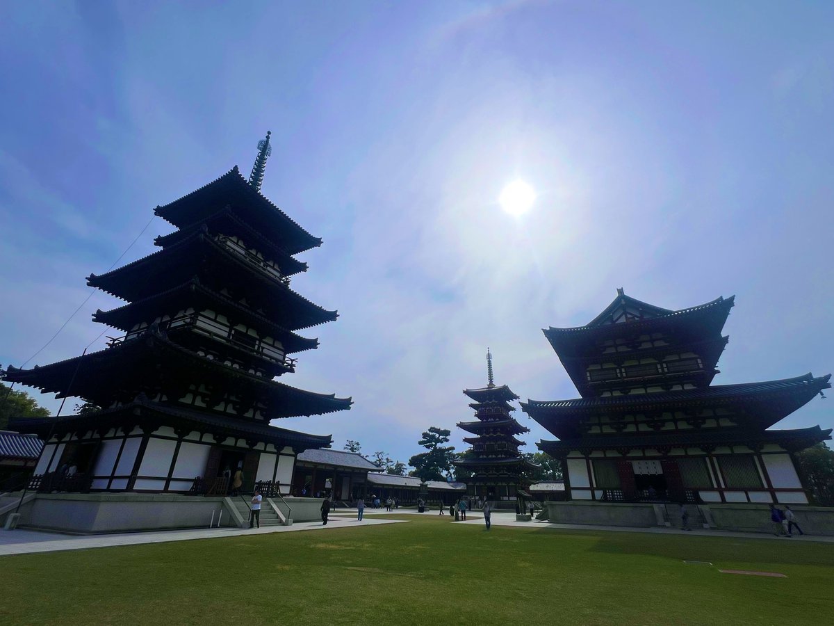 P96684568's tweet photo. お寺の中、撮影出来ないと同じような写真になっちゃいますね😅

#元興寺 #唐招提寺 #薬師寺 #平城京跡 https://t.co/5Lk55S5xxF