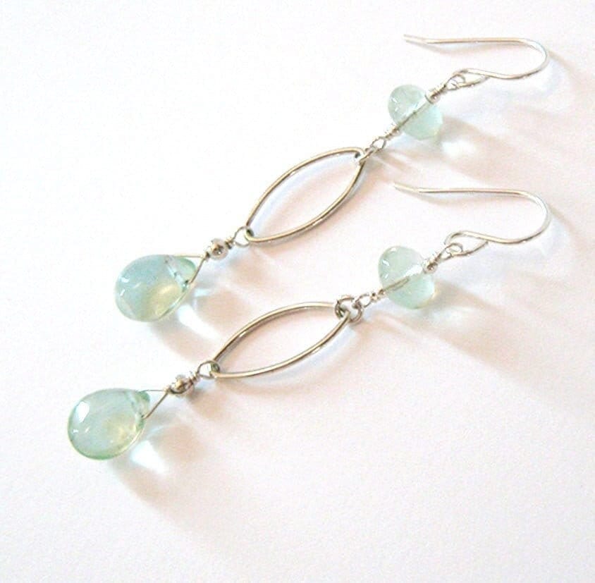 sendinglovegems's tweet image. Green Fluorite Teardrop Earrings, Sterling Silver Leaf Shape 925 Ear Wire Options, Sea Foam tuppu.net/1bf74940 #Etsy #SendingLoveGallery #OneOfAKind
