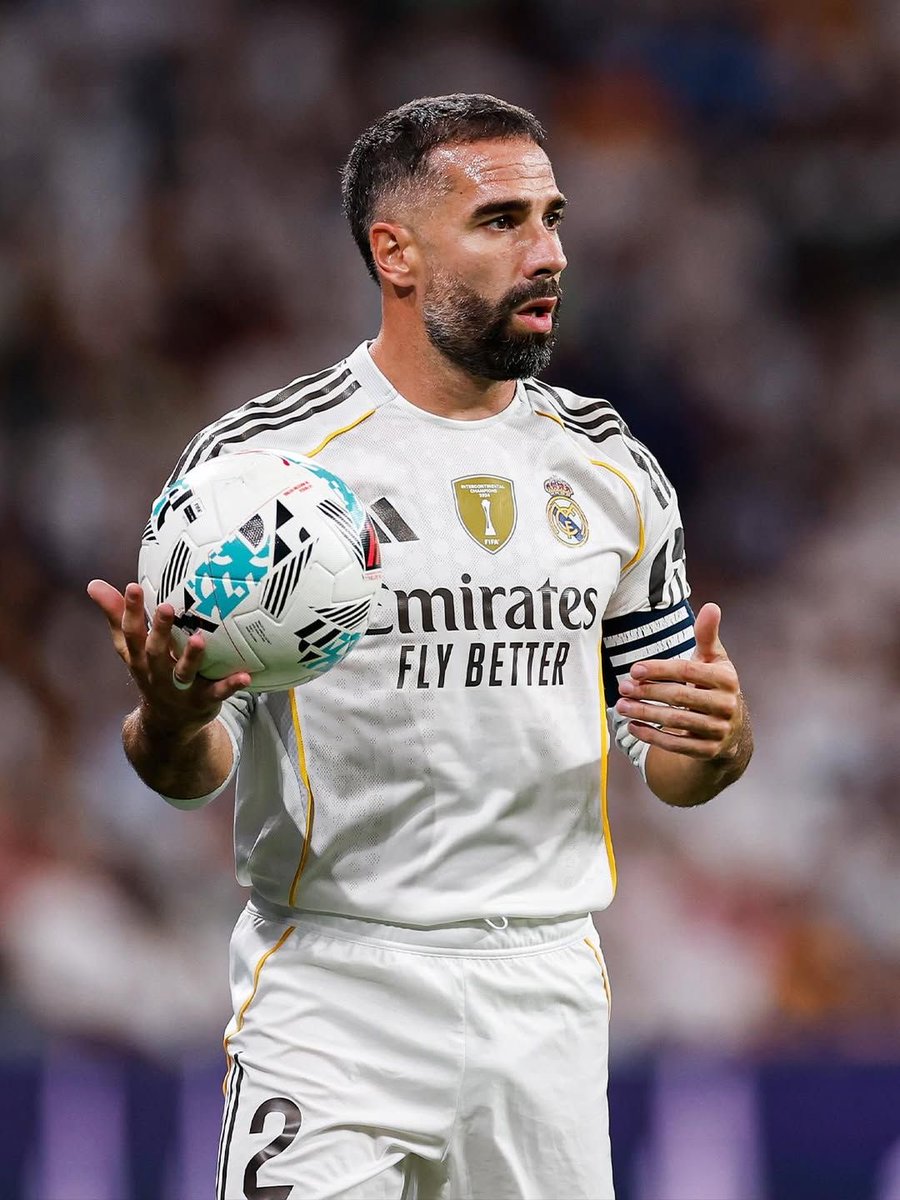(fan) REAL MADRID FANS 🤍 tweet media