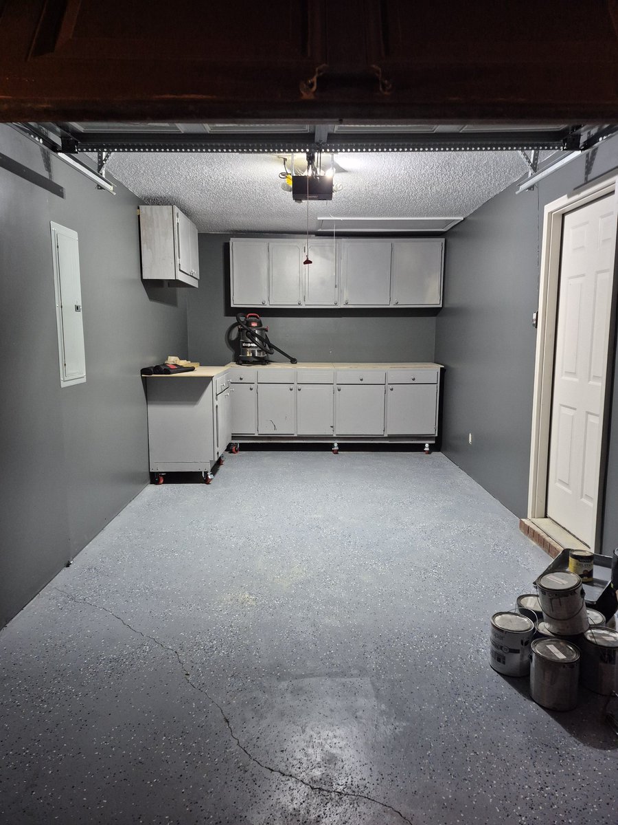 ryanm2987's tweet photo. Finally got around to remodeling my garage last week and now I'm in here installing peg board and wall hooks to organize everything, of course while watching the fights on the TV I mounted out here 🤣 https://t.co/tEDzGg9dtE