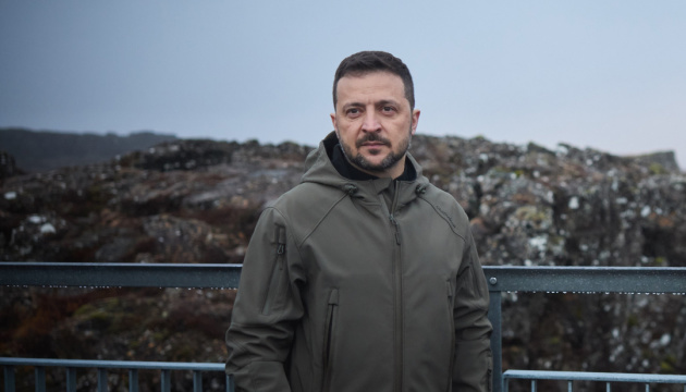Zelensky: Rusia lanza alrededor de 1.600 drones, casi 1.100 bombas aéreas guiadas y 3 misiles sobre Ucrania esta semana ukrinform.es/rubric-ato/411…